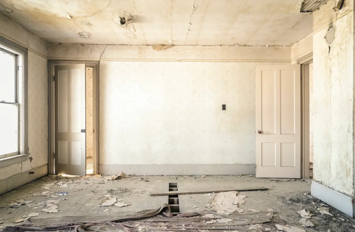 Waste disposal crew managing a cleanout project in Pleasant Run Farm